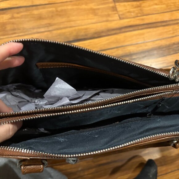 Ashwood (genuine) leather women's purse/bag (comes with long leather strap) $62 - Picture 3 of 6